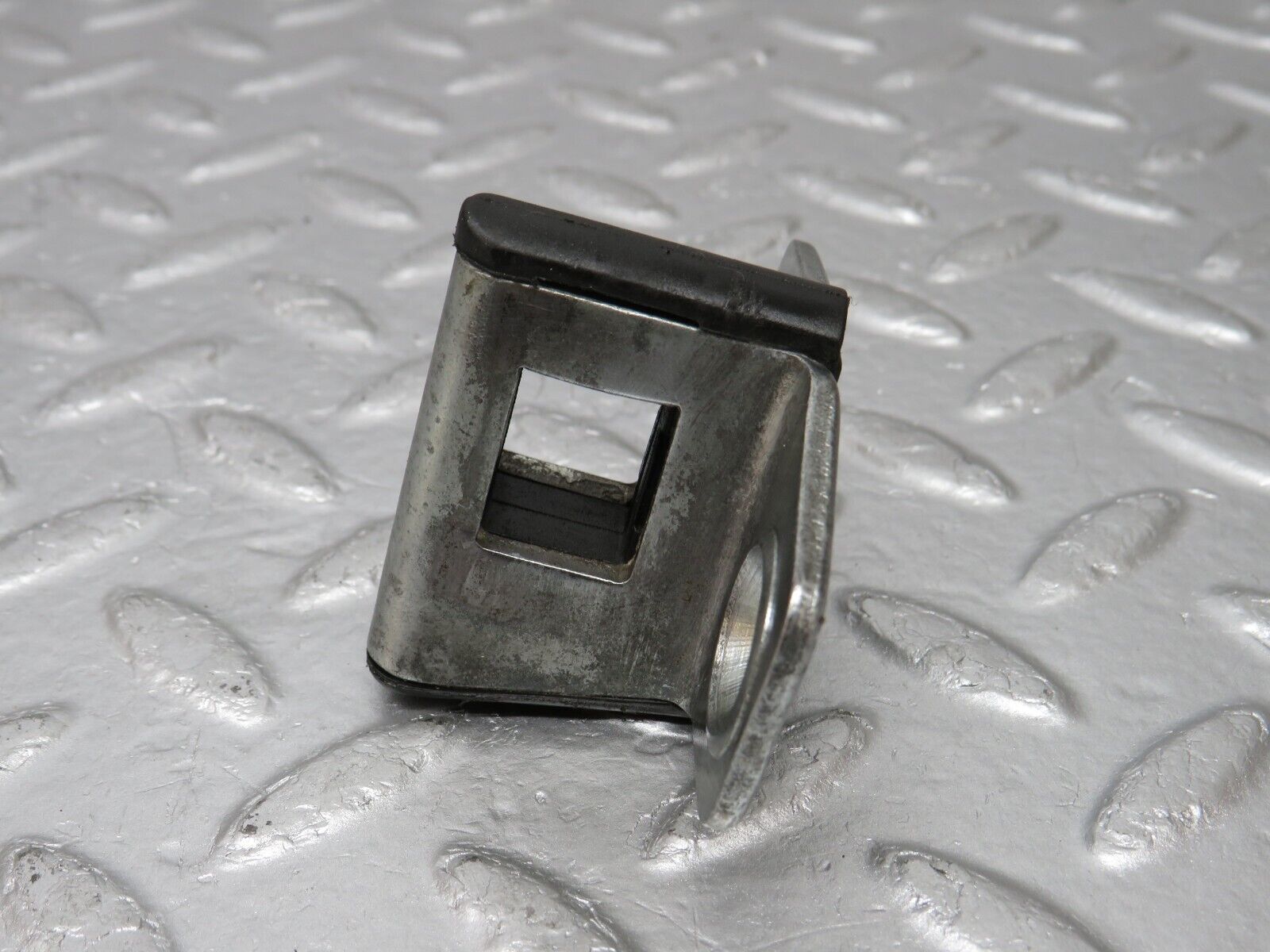 33681 Mercedes-Benz W201 190E 2.0L Door Lock Latch