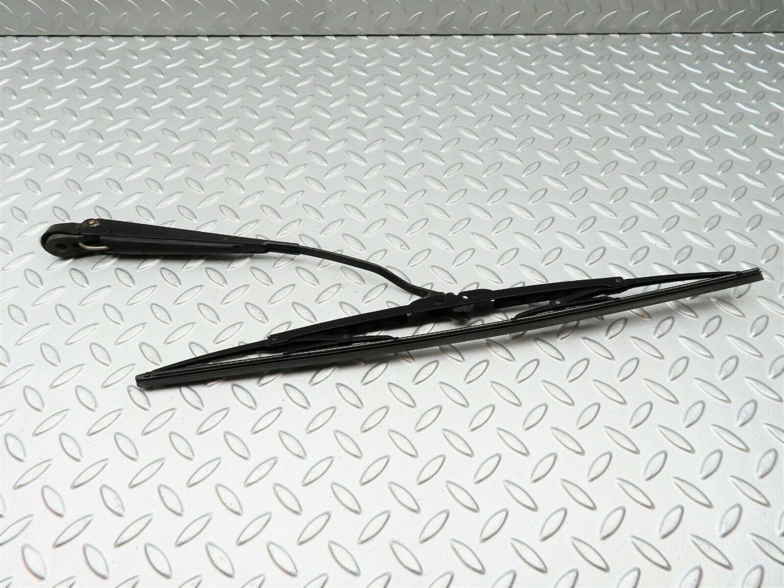 3935 Mercedes-Benz S123 200T Wagon Front Right Wiper Arm Bosch 3399990553