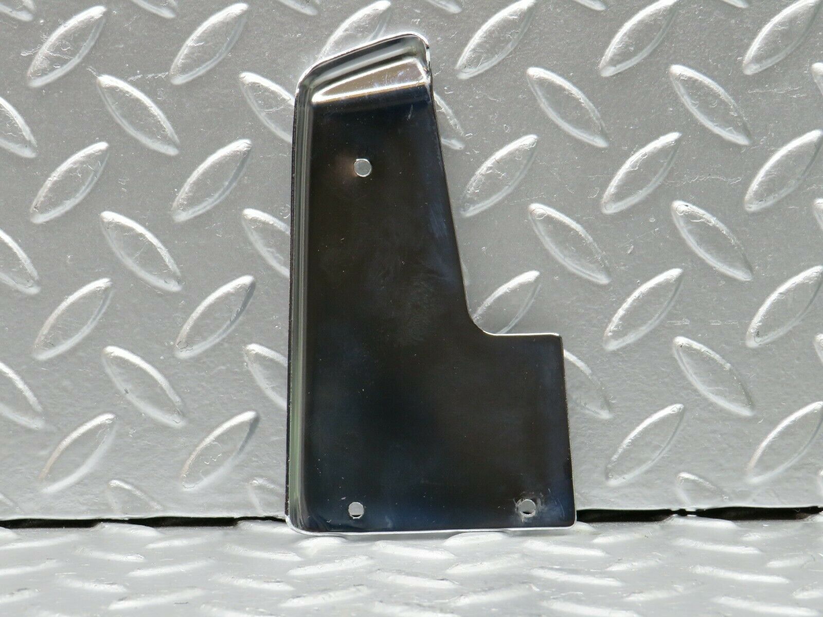 22619 Mercedes-Benz C124 E220 Coupe Left Door Chrome Cover