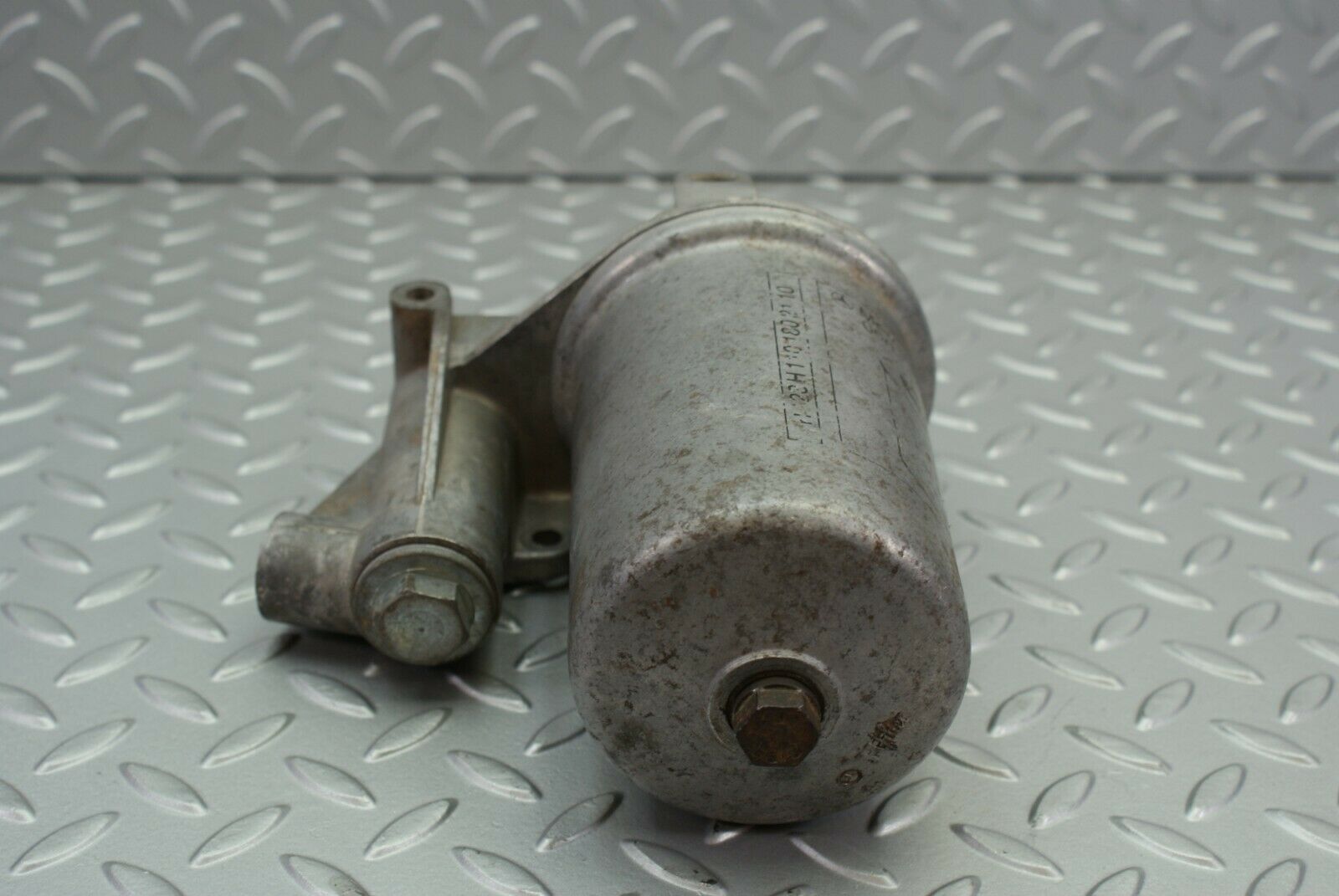 2869 Mercedes-Benz C123 280CE Coupe Oil Filter House 1101802611