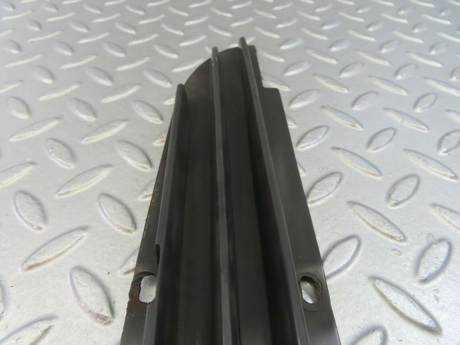 8863 Mercedes-Benz W115 Front Lower Grill Right