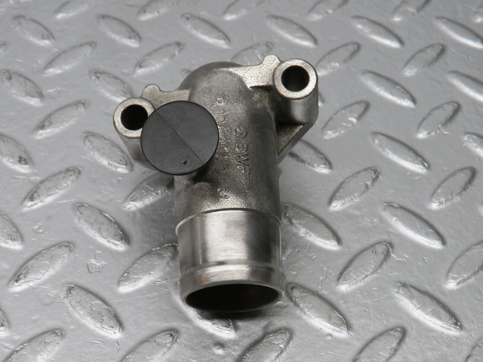 39437 Mercedes-Benz R129 320SL Coupe Coolant Flange Pipe 1042030431