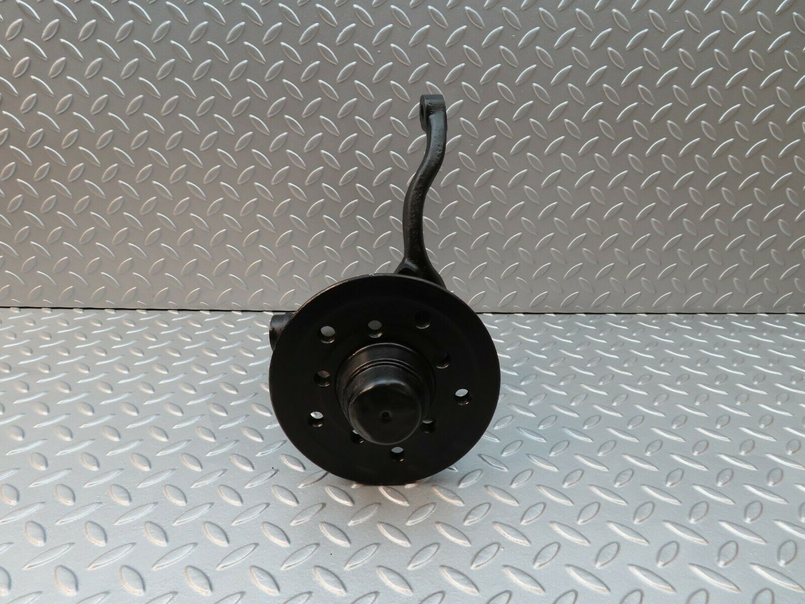 3454 Mercedes-Benz W108 280SE Wheel Hub Front Left