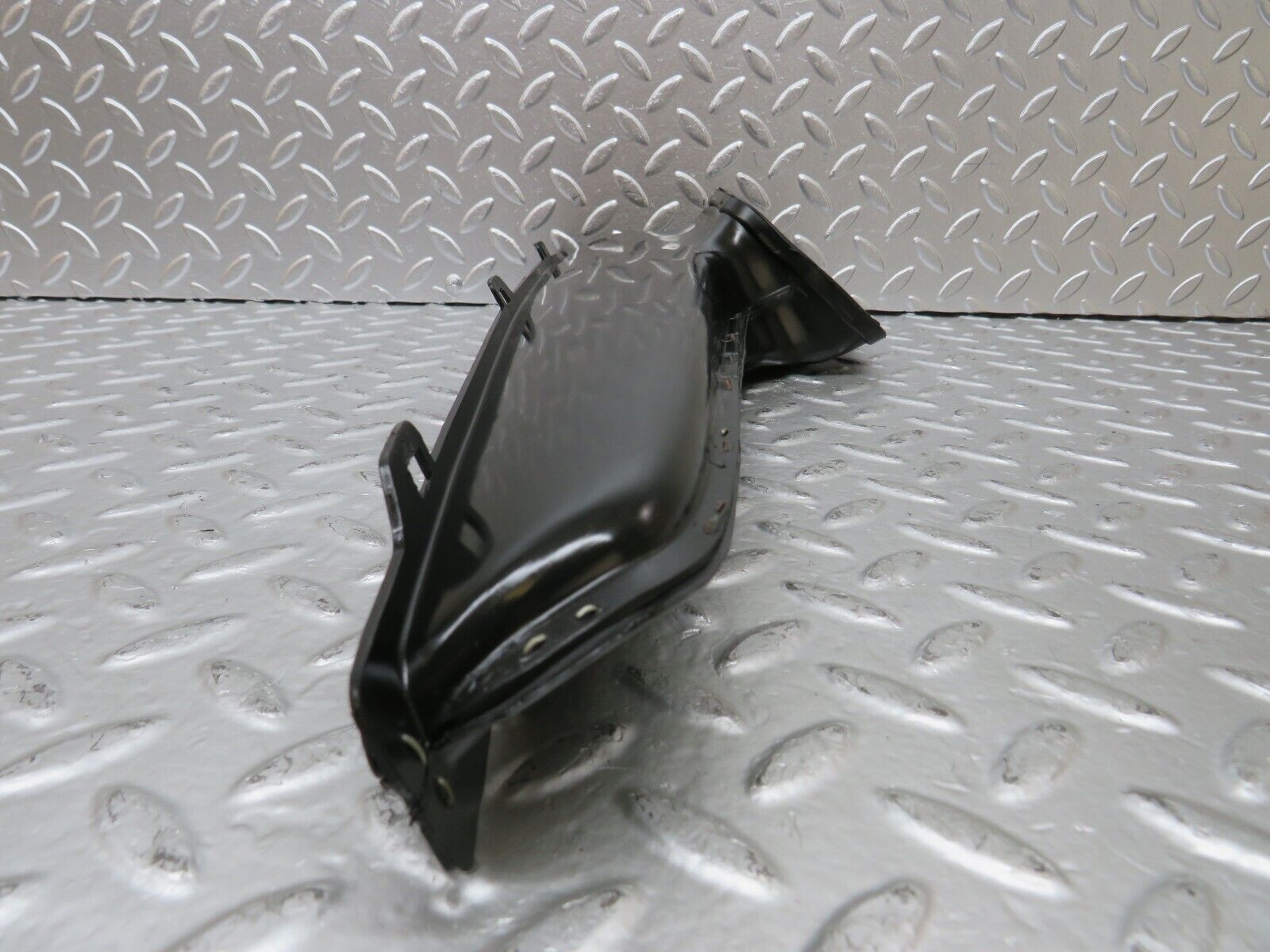 26186 Mercedes-Benz W116 450SE Dashboard Air Vent Duct Pair 1168300319