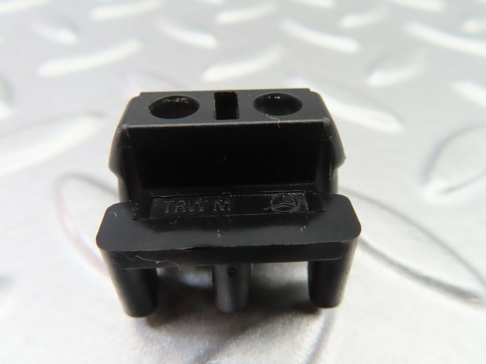 6514 Mercedes-Benz S124 E220 Wagon Wiring Cable Junction Box 0005400269