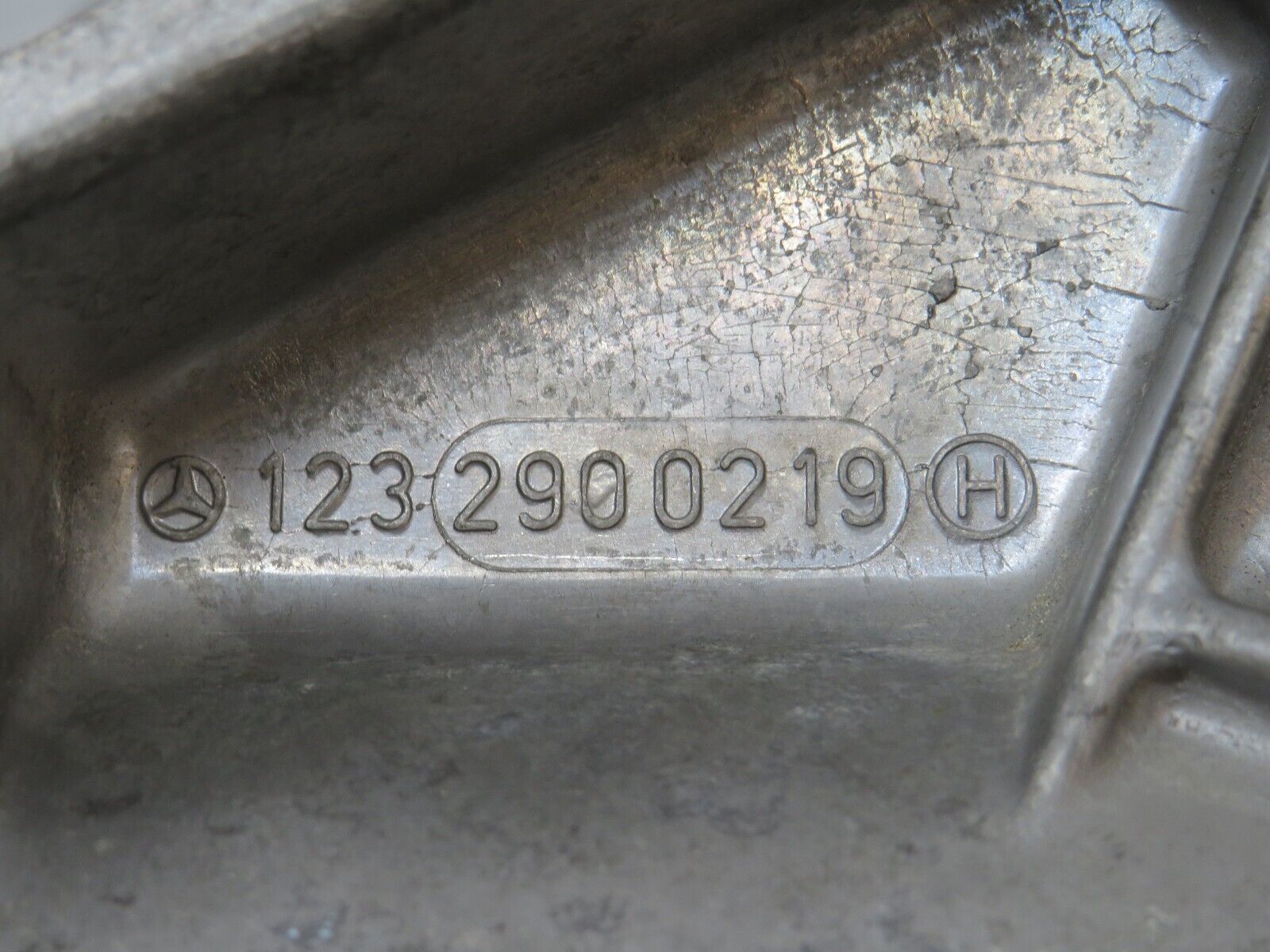 31970 Mercedes-Benz W123 230E Brake Pedal Bracket 1232900219