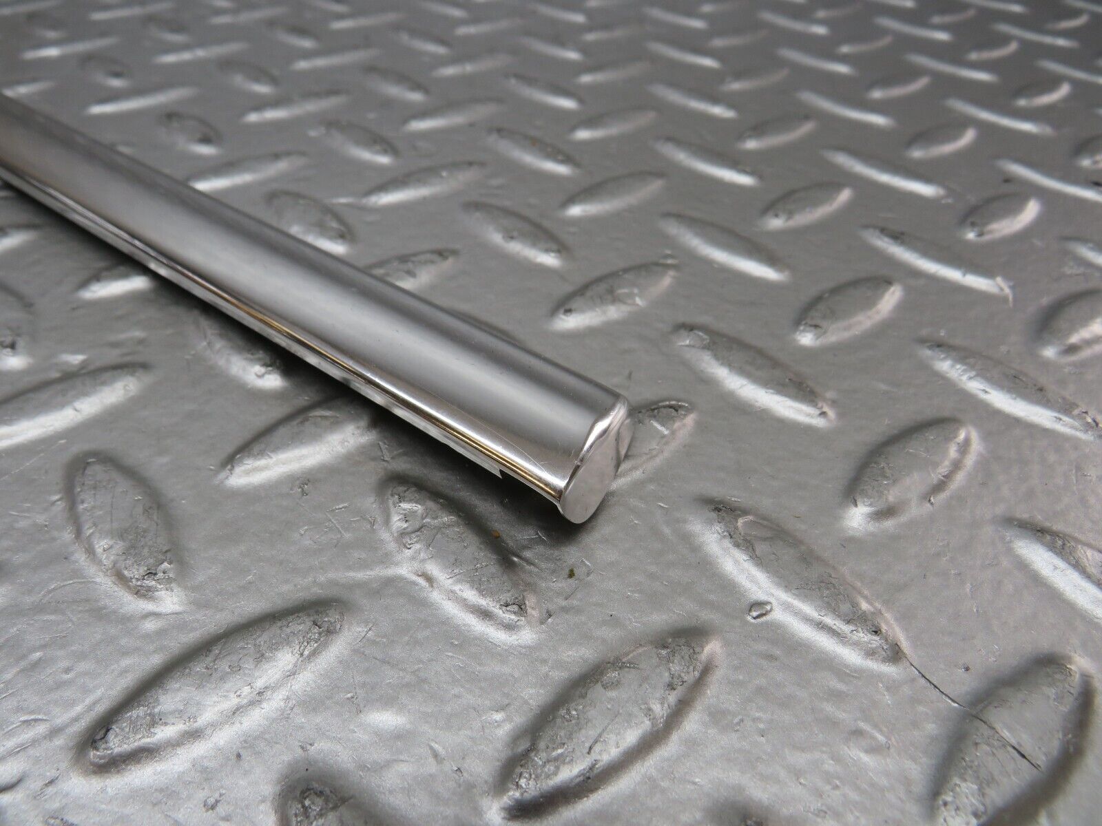 27117 Mercedes-Benz W123 280E Rear Right Door Card Chrome Trim