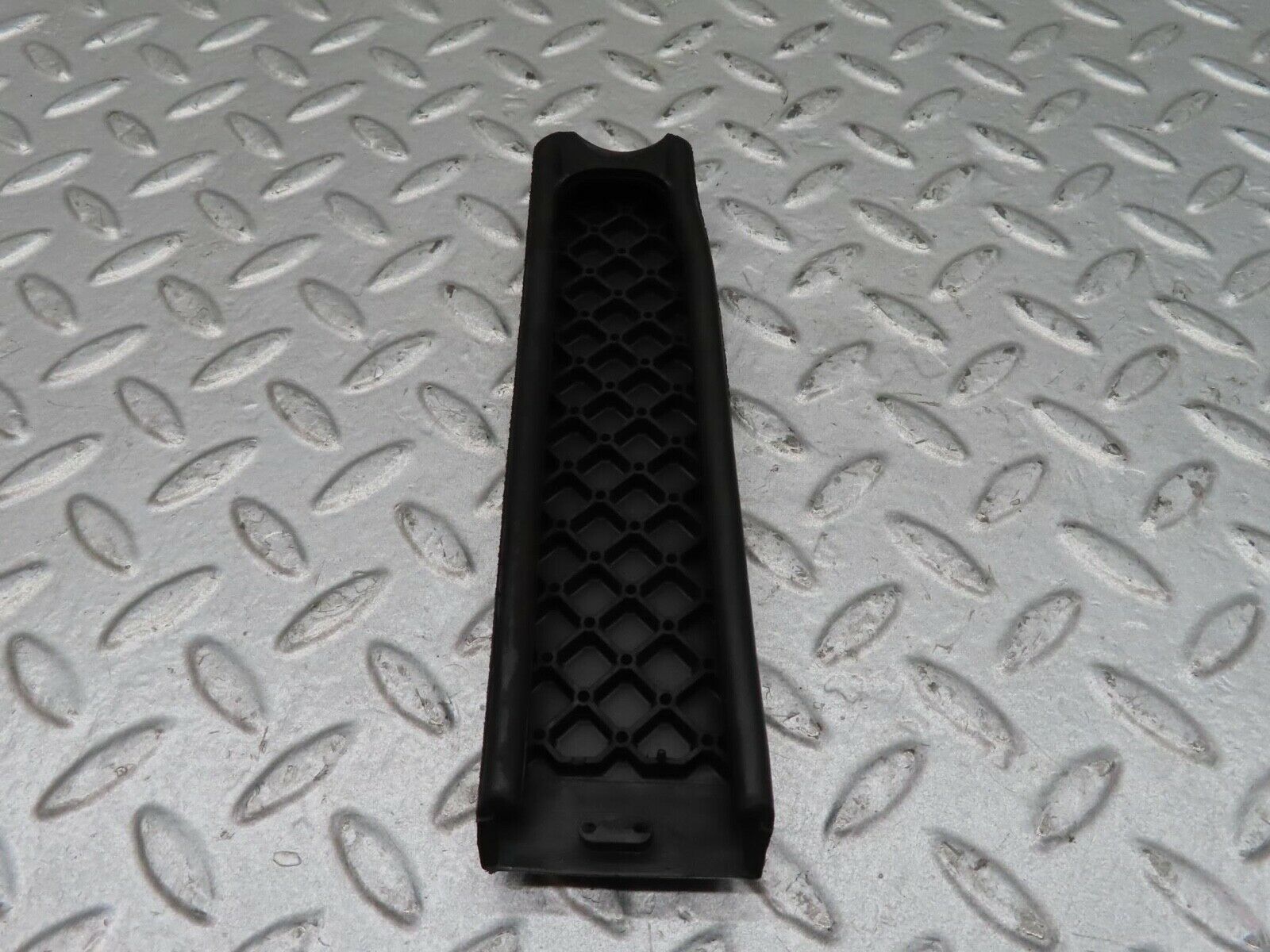 14718 Mercedes-Benz W201 190E Accelerator Pedal Rubber 1233010082