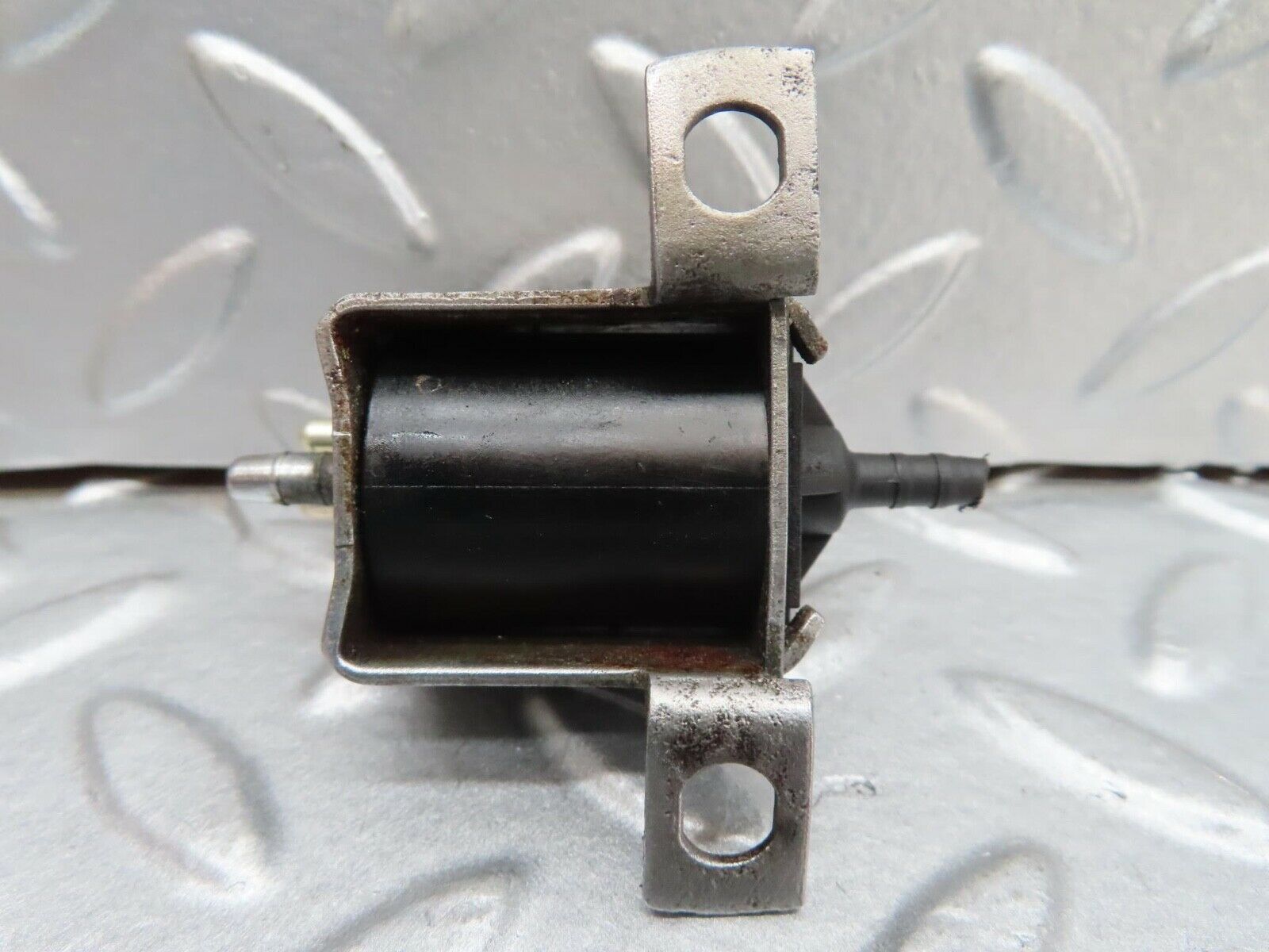 16124 Mercedes-Benz W123 280E Vacuum Solenoid 0015406897