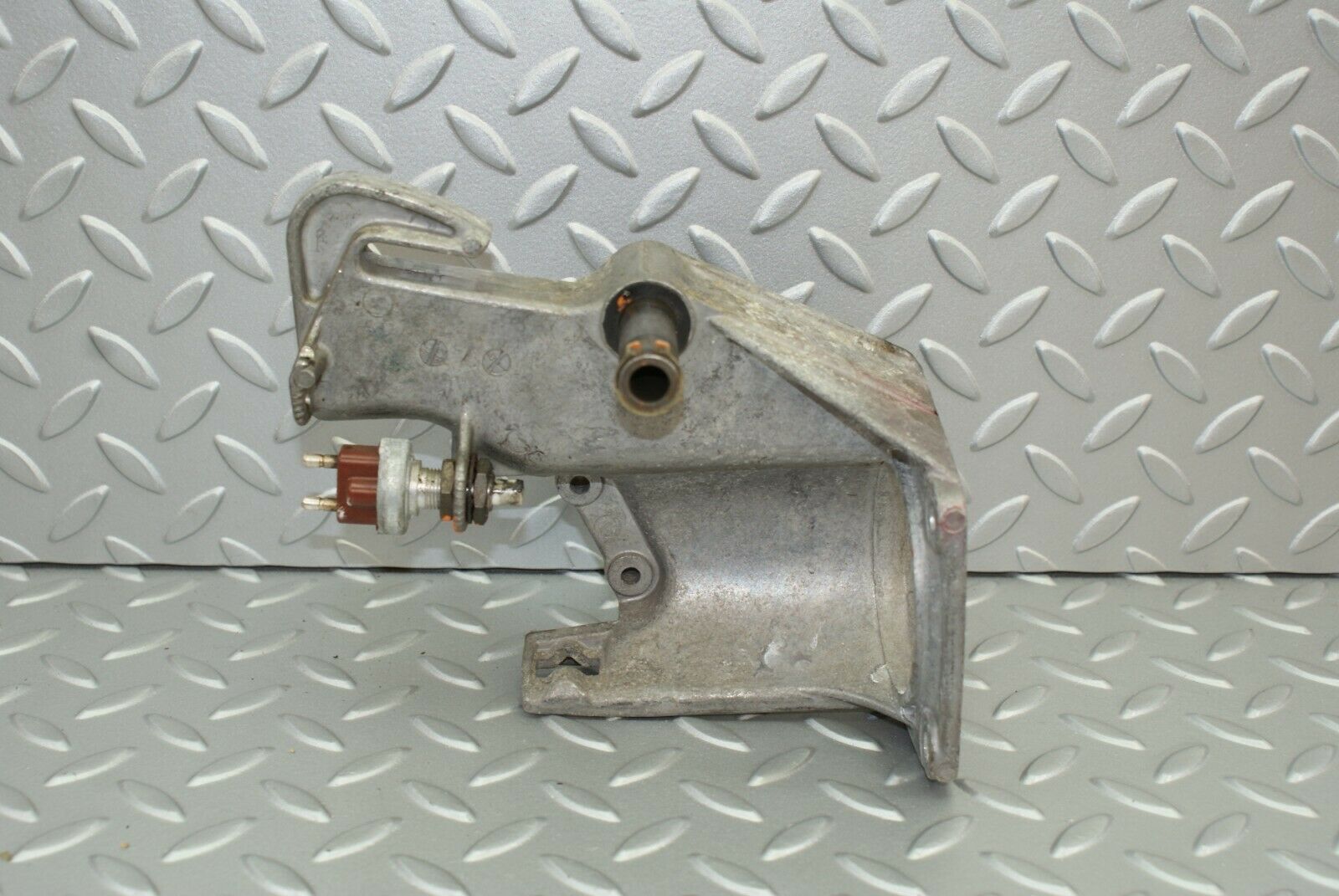 2835 Mercedes-Benz C123 280CE Coupe Brake Pedal Bracket Support 1232900219