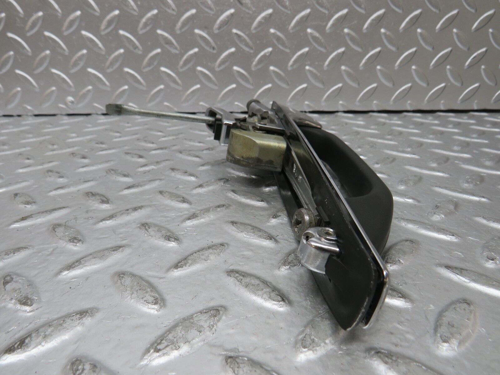 26986 Mercedes-Benz W123 240D Front Right Exterior Door Handle 1237600259