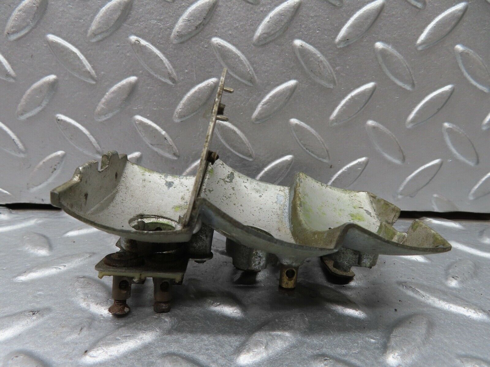 18672 Mercedes-Benz W120 W121 Ponton Tail Light Bulb Holder K13260