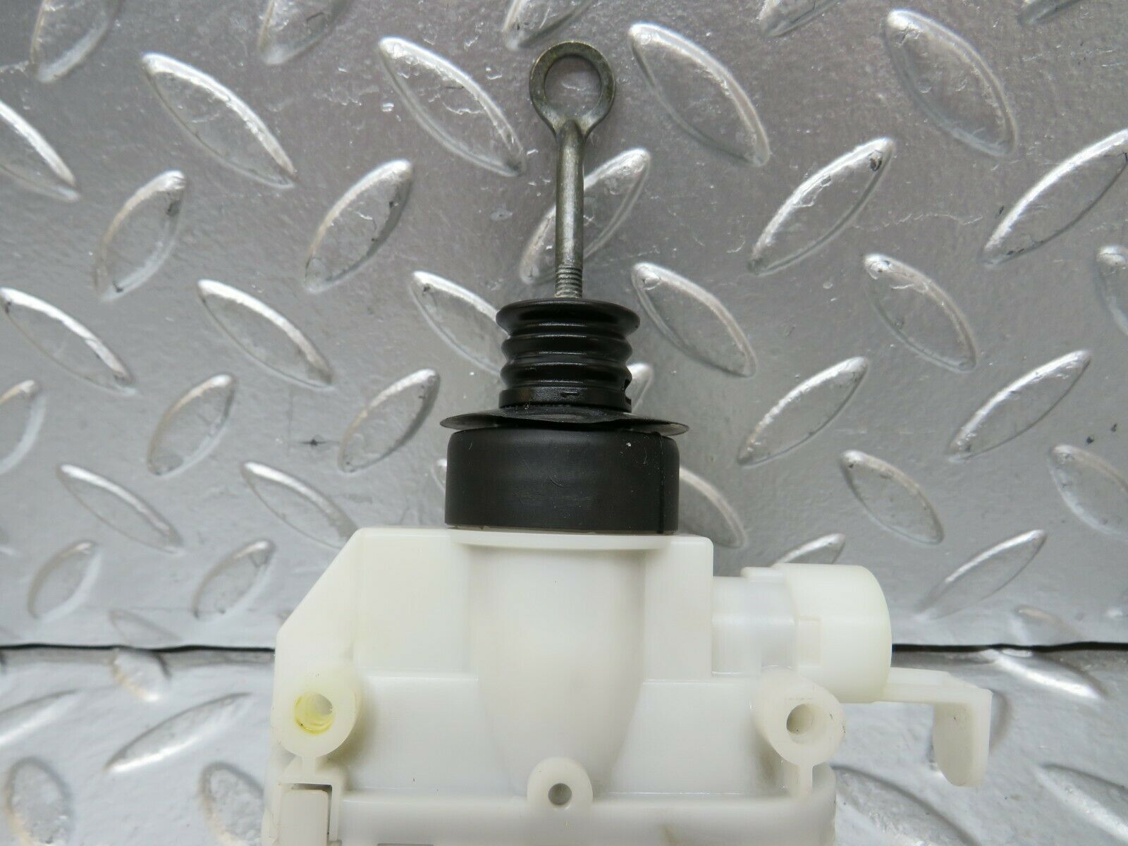 24252 Mercedes-Benz S124 220TE Door Lock Vacuum Actuator Hella Front Left