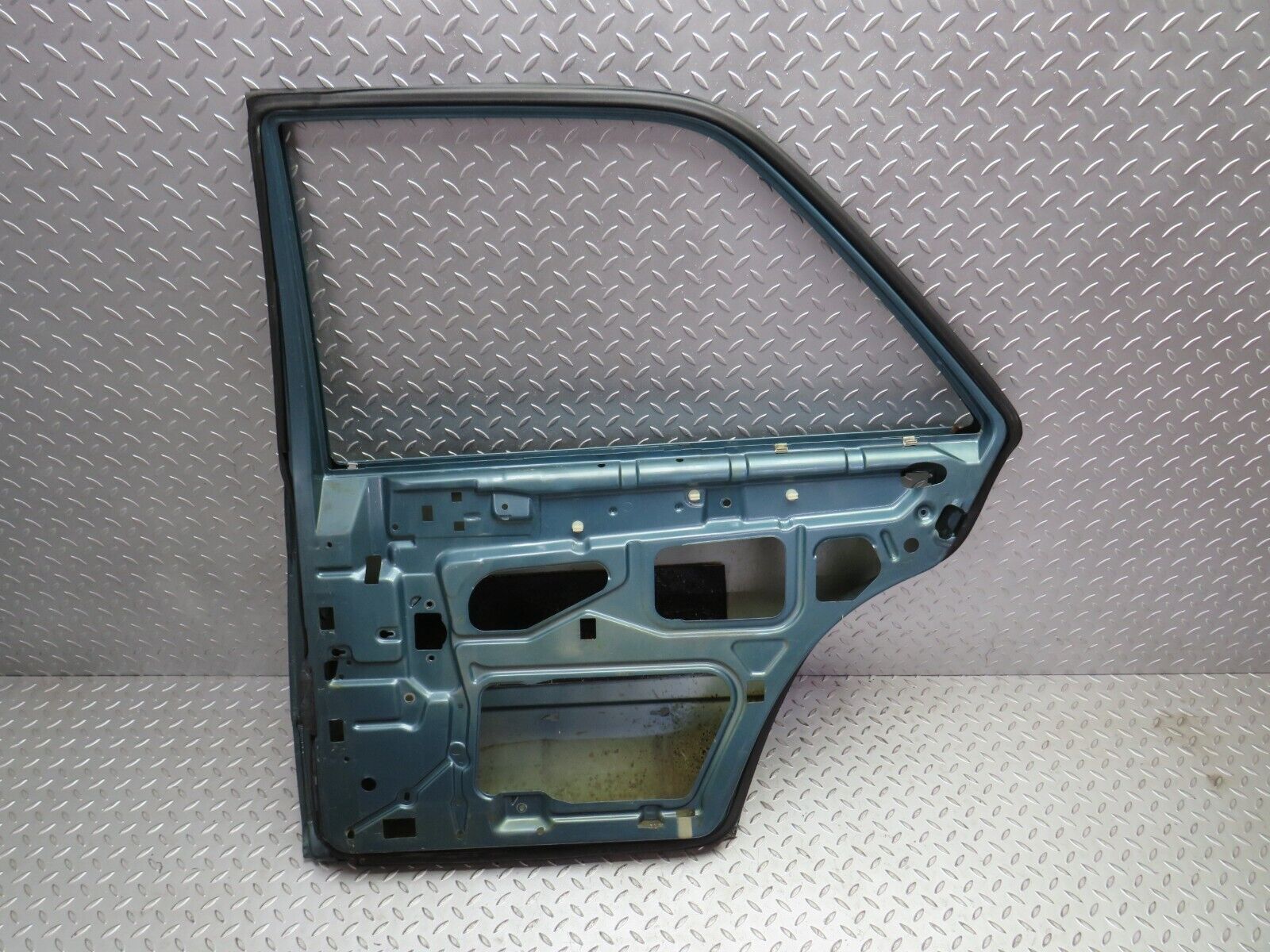 30826 Mercedes-Benz W201 190E 2.0L Rear Right Door