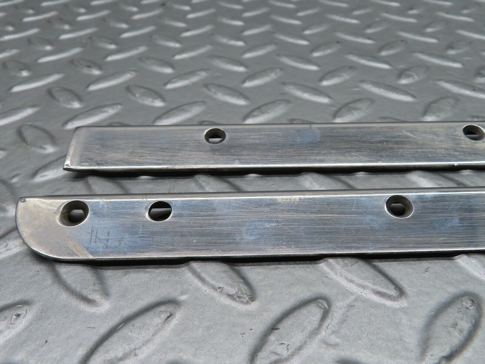 20823 Mercedes-Benz W114 250CE Coupe Sunroof Chrome Trim Set