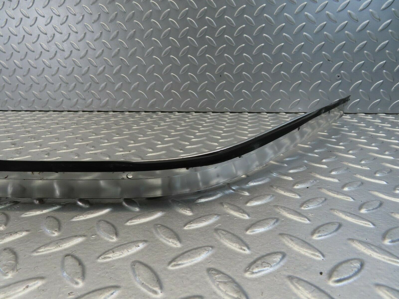 11586 Mercedes-Benz C123 230CE Coupe Chrome Roof Trim Cladding Left Side