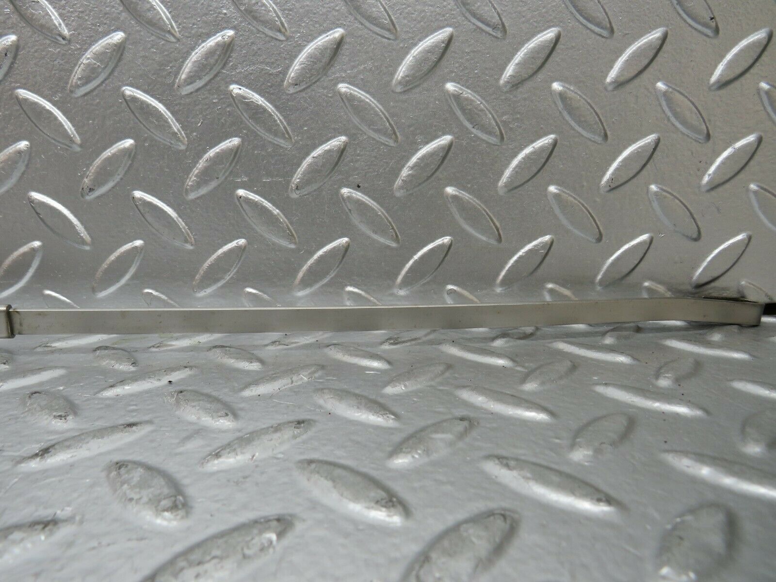 23224 Mercedes-Benz W116 350SE Wiper Arm Bosch Left Side