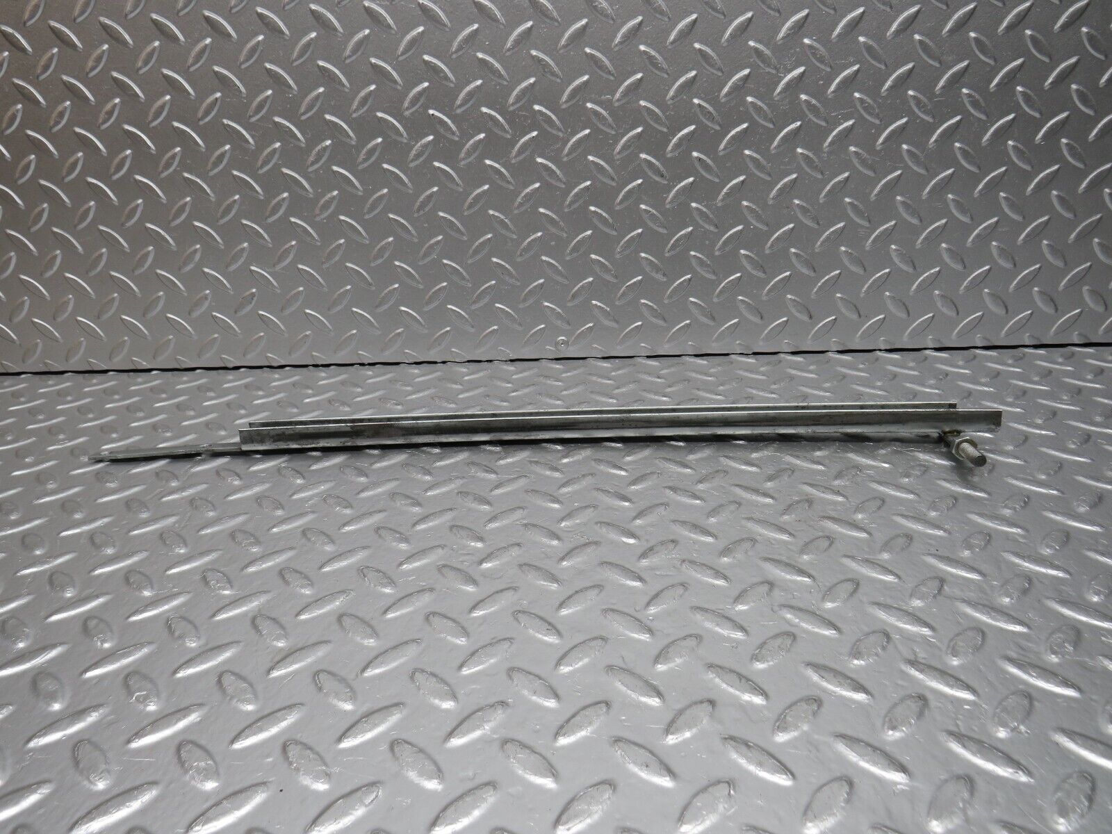 0701 Mercedes-Benz C107 350SLC Coupe Door Window Channel Front Right