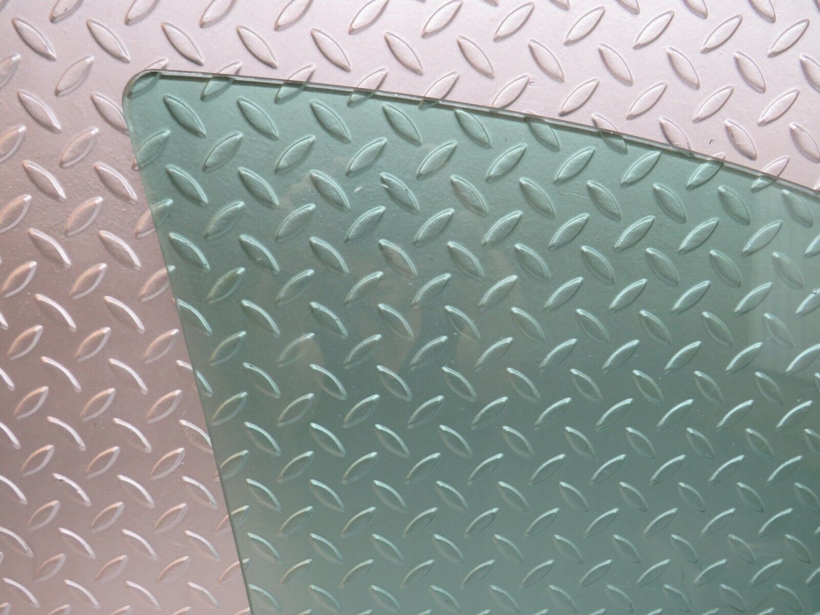 35168 Mercedes-Benz W221 Front Left Door Window Glass