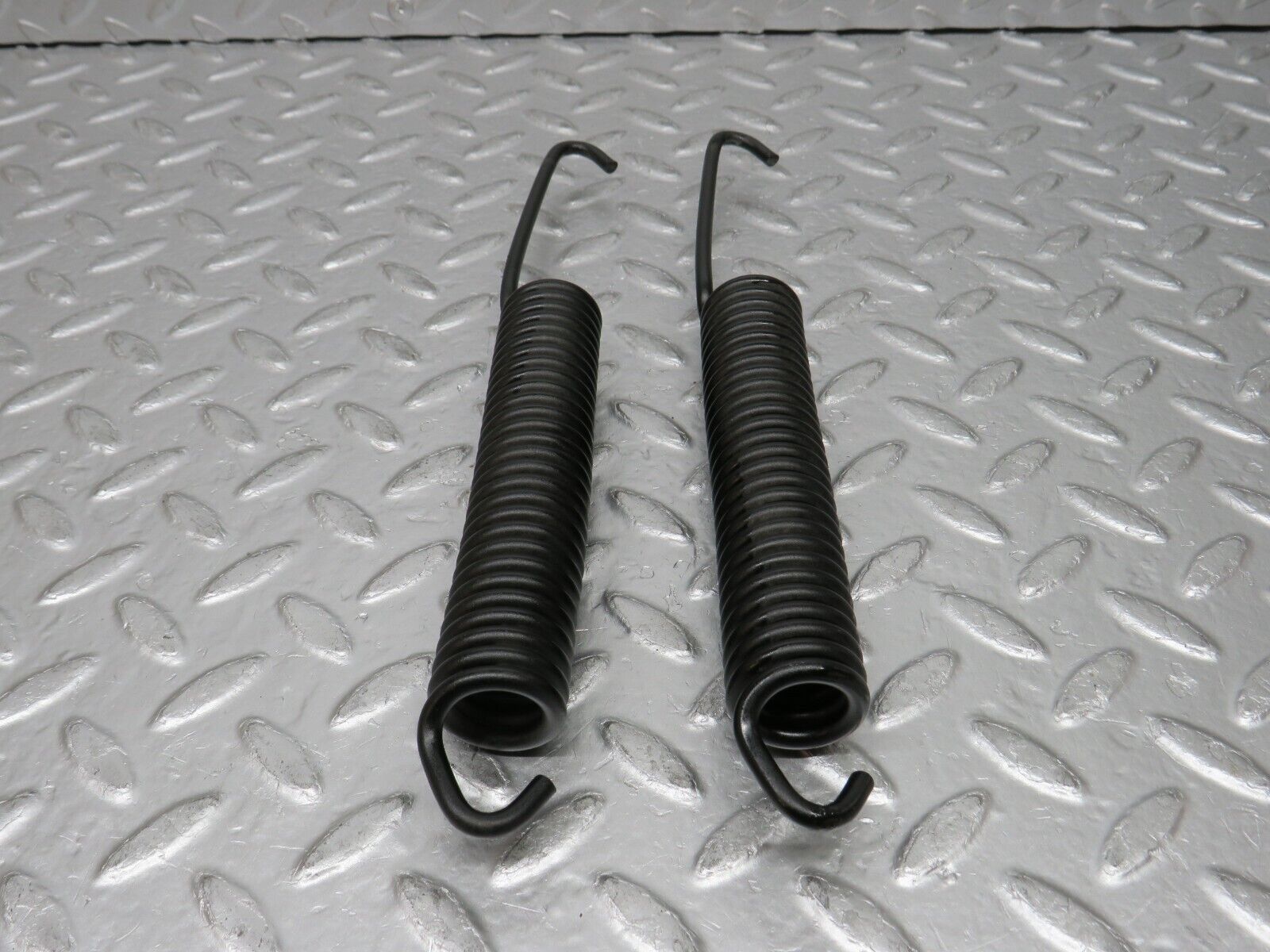 0733 Mercedes-Benz C107 350SLC Coupe Coupe Bonnet Hinge Spring Pair