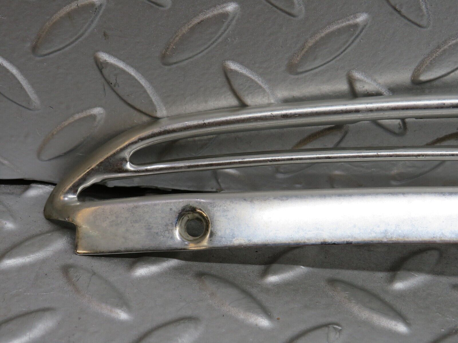 37373 Mercedes-Benz W109 300SEL Air Intake Chrome Grill