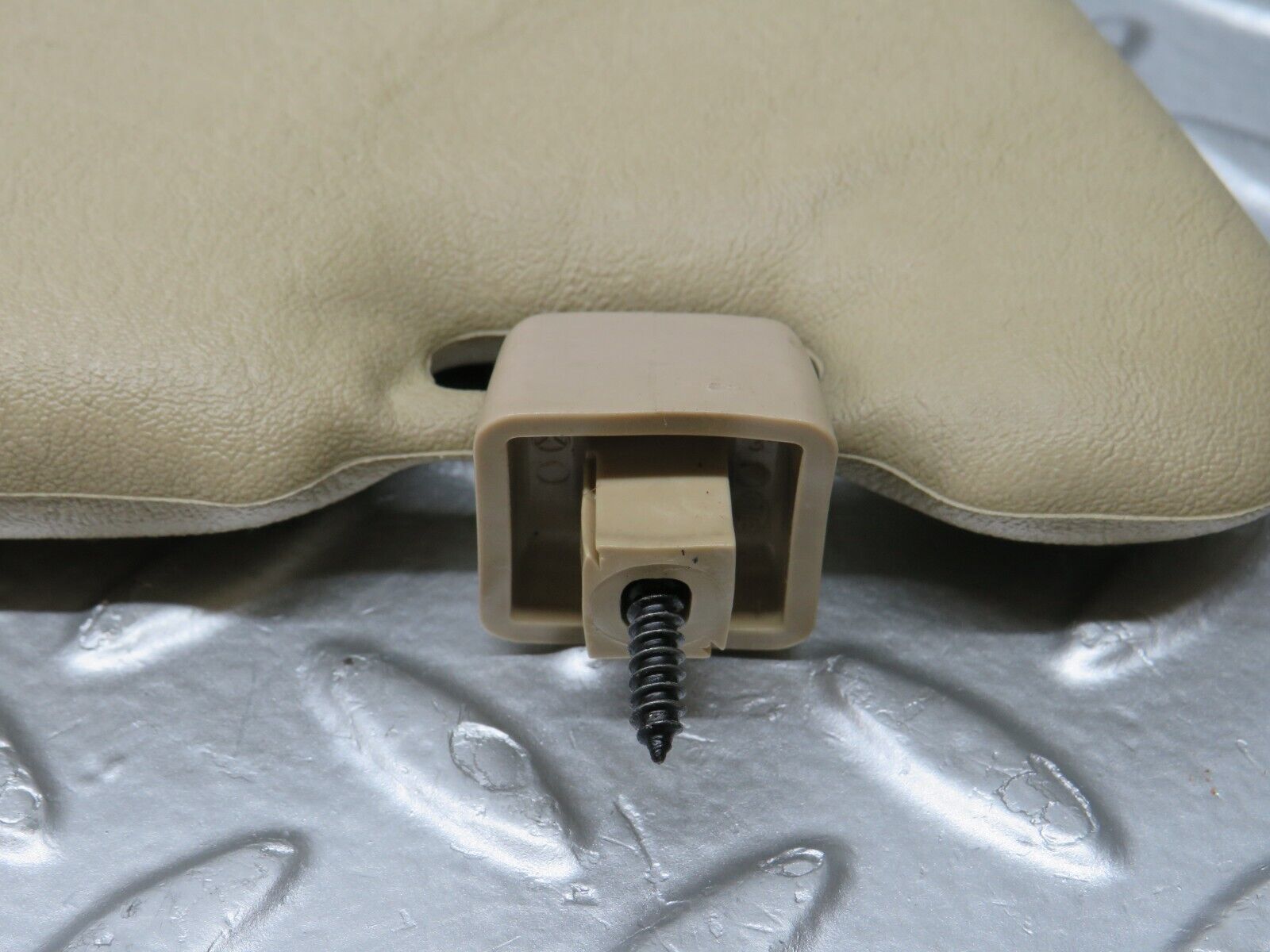 33945 Mercedes-Benz W124 260E Sun Visor Left Side Beige