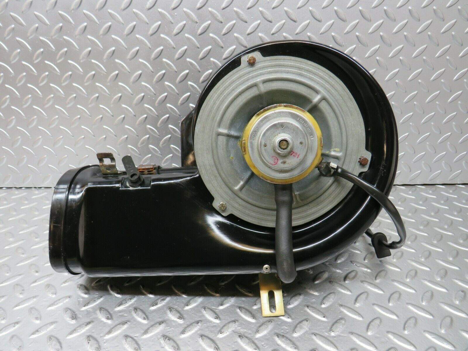 23304 Mercedes-Benz W116 350SE Heater Blower Motor With Housing 0130107012
