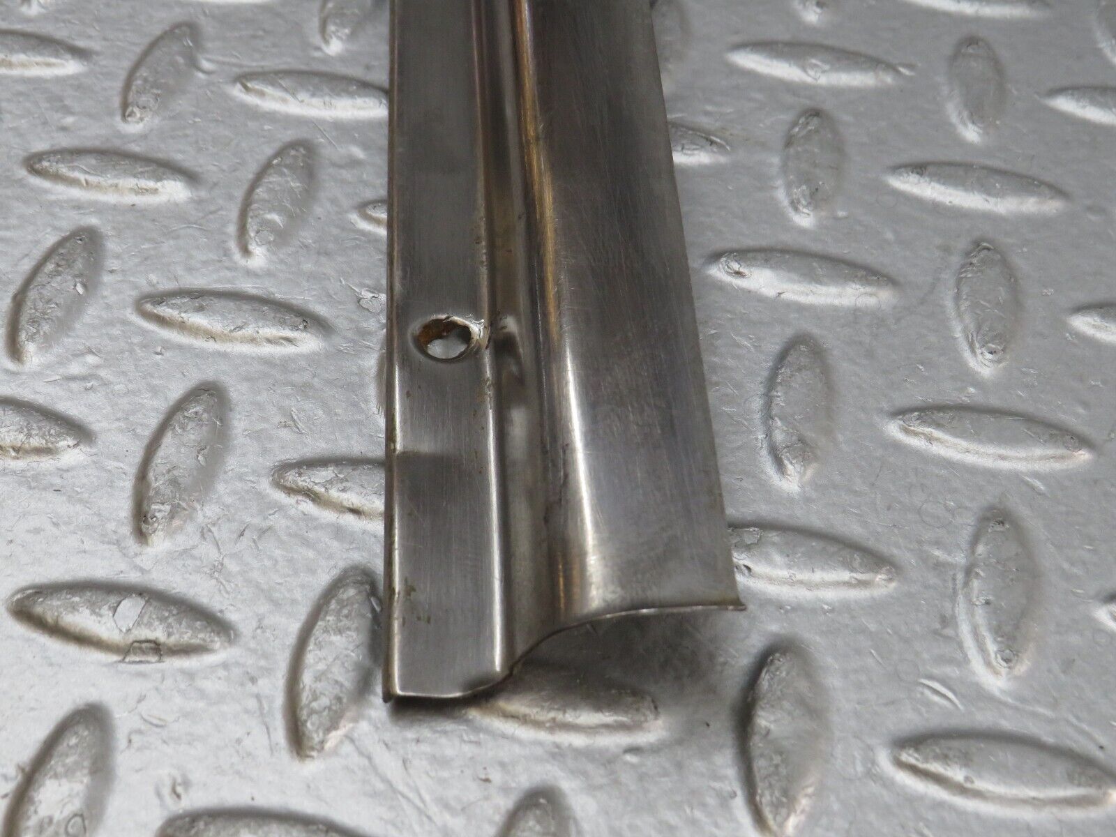 35767 Mercedes-Benz W108 Front Left Door Sill Chrome