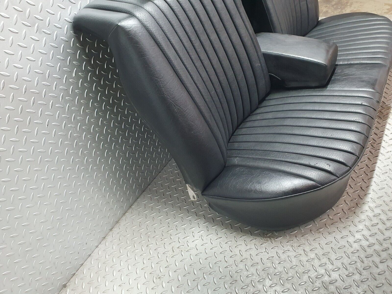 40811 Mercedes-Benz W123 300D Rear Seat Leather Black 1269201616
