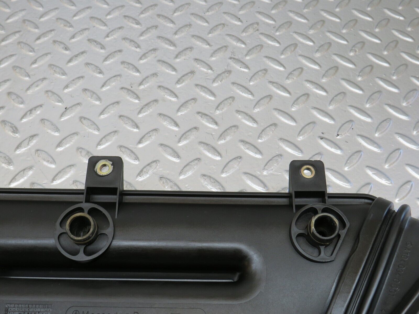 25000 Mercedes-Benz W140 S320 Engine Bay Air Duct 1041414104