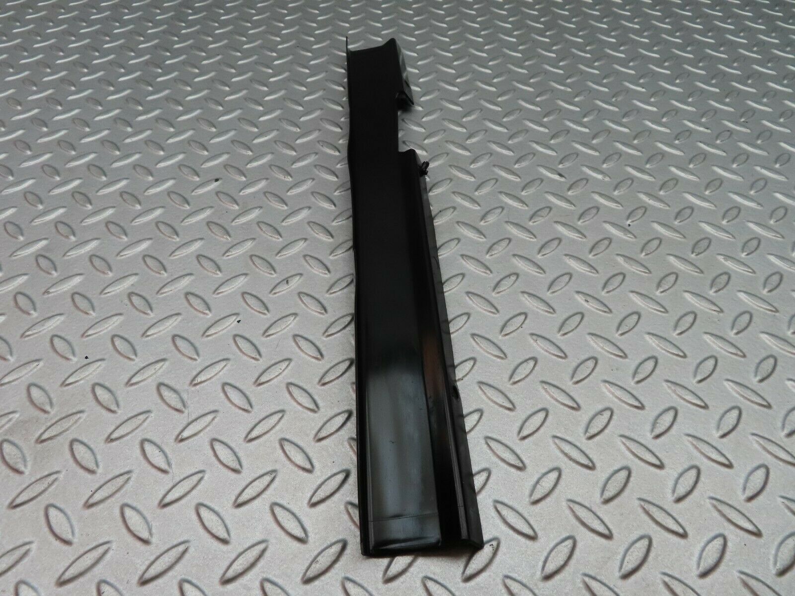 5688 Mercedes-Benz W123 200 Cable Channel Cover Front Left 1238210936