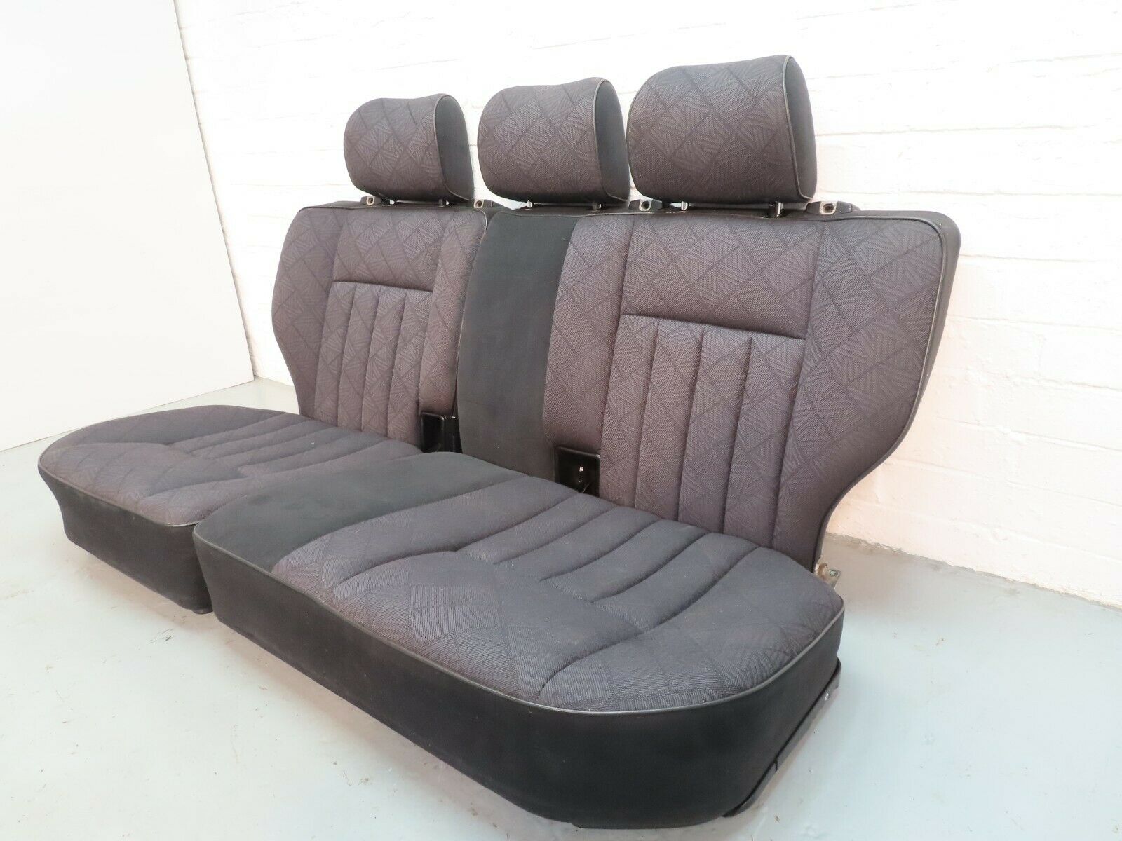 6661 Mercedes-Benz S124 E220 Wagon Rear Seat