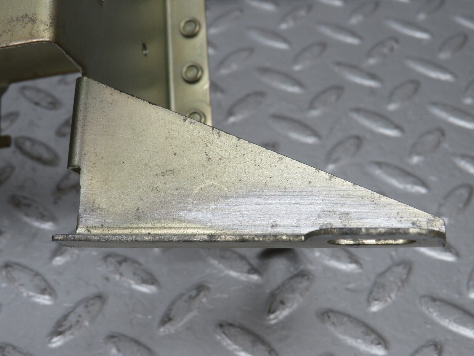 33310 Mercedes-Benz W202 C180 ECU Holder Bracket