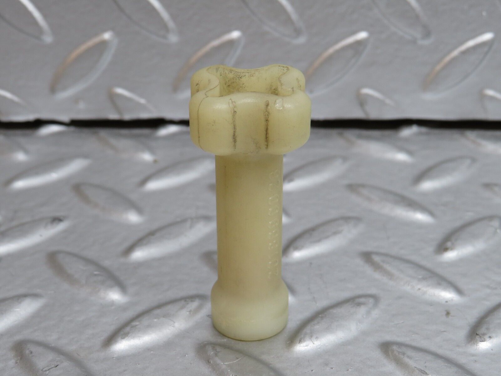 29182 Mercedes-Benz C124 320CE Windscreen Washer Reservoir Holder 2018690028