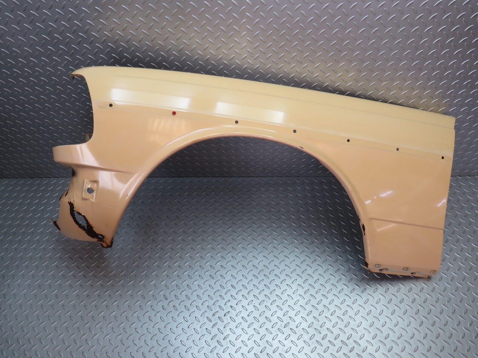 28716 Mercedes-Benz W123 230E Front Left Wing Fender