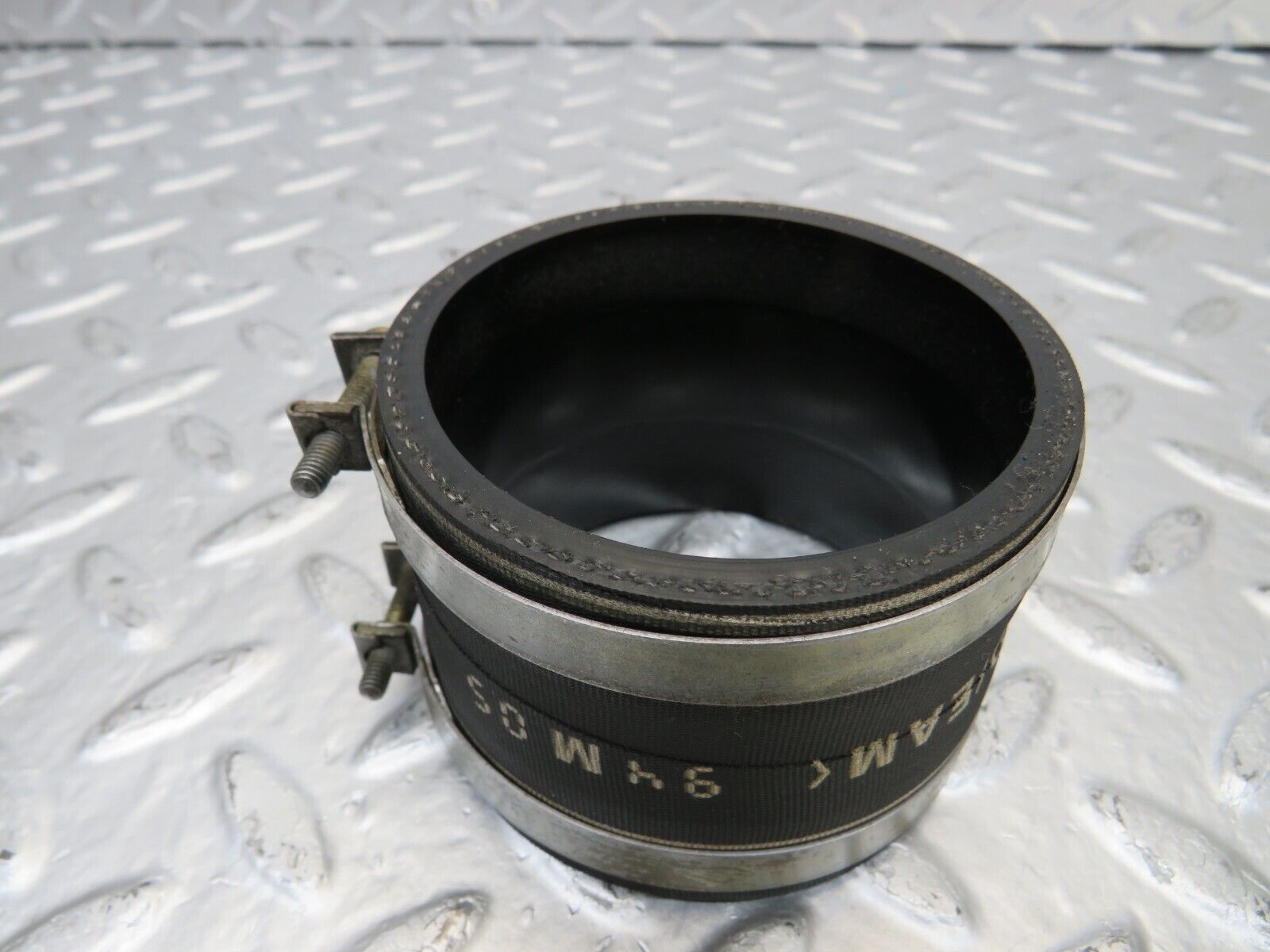 25771 Mercedes-Benz W124 280E Air Intake Manifold Hose 1041411783