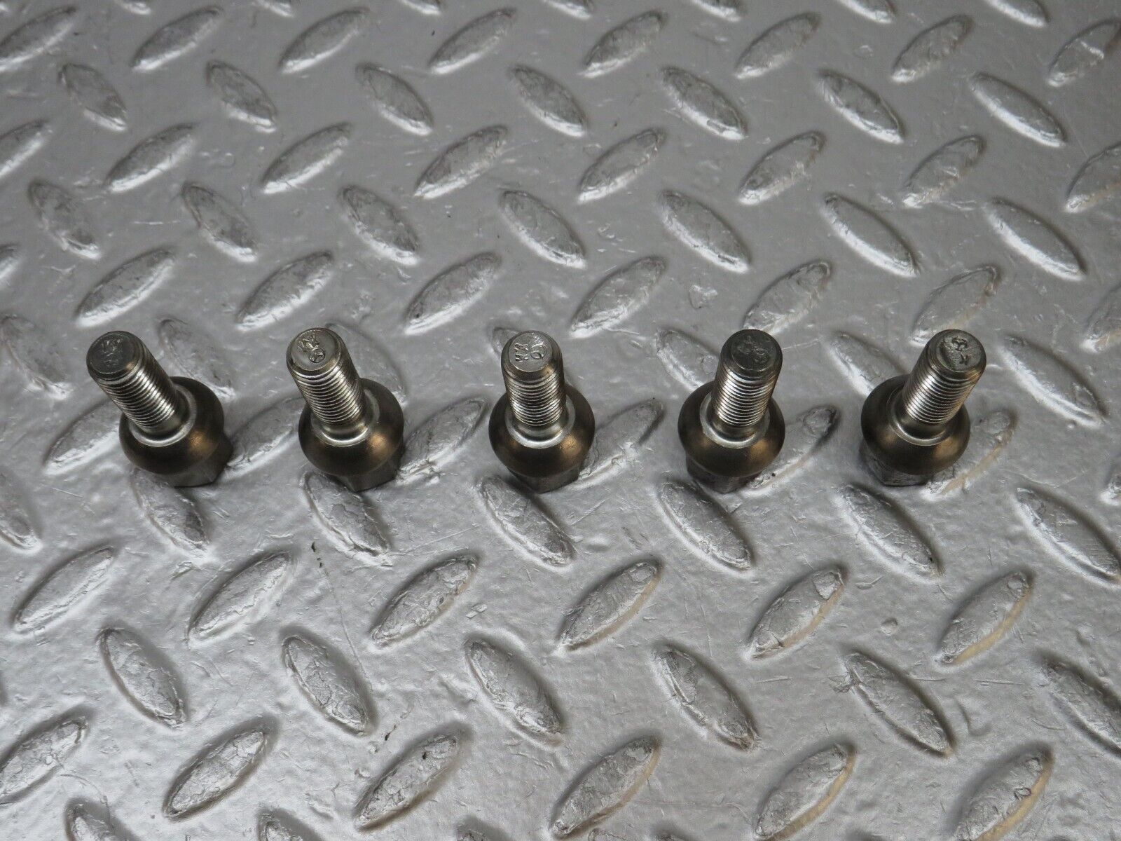 32233 Mercedes-Benz 5x Alloy Wheel Lug Bolt M12x1.5