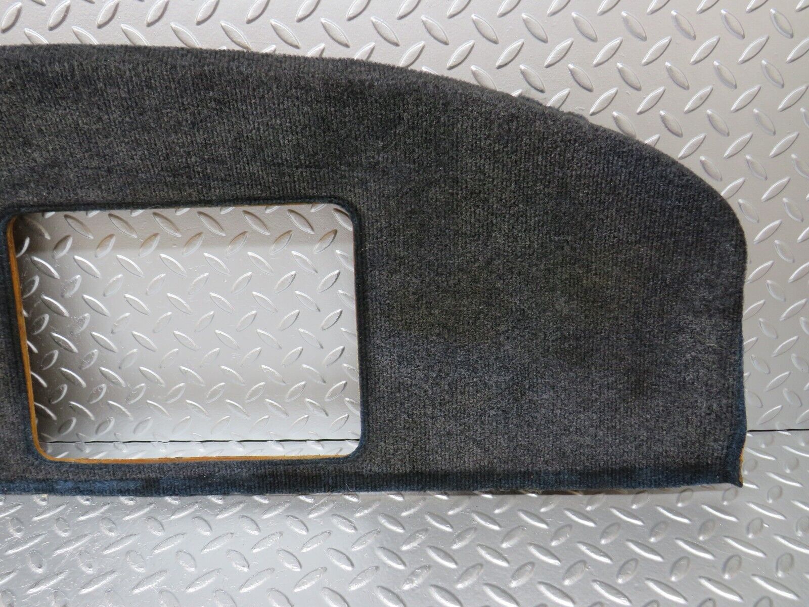31050 Mercedes-Benz W123 200D Parcel Shelf