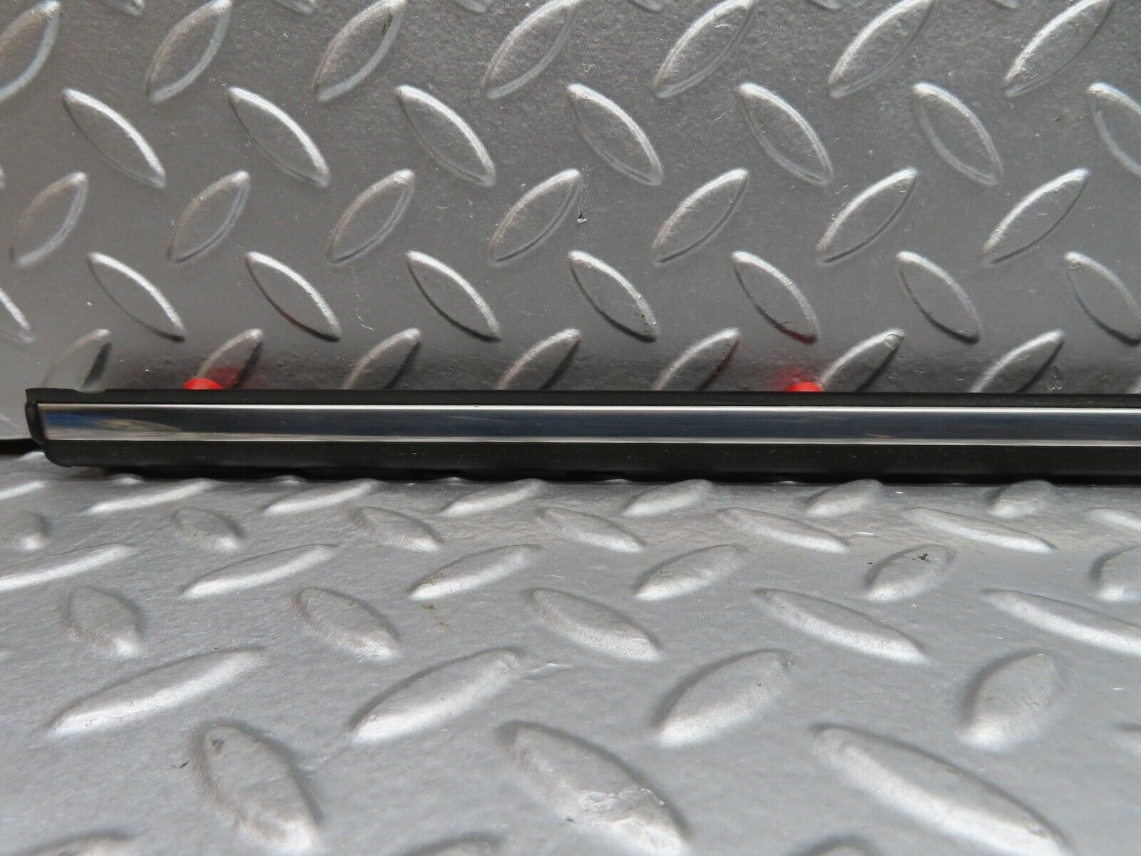 21100 Mercedes-Benz W123 230E Rear Right Door Centre Moulding Trim