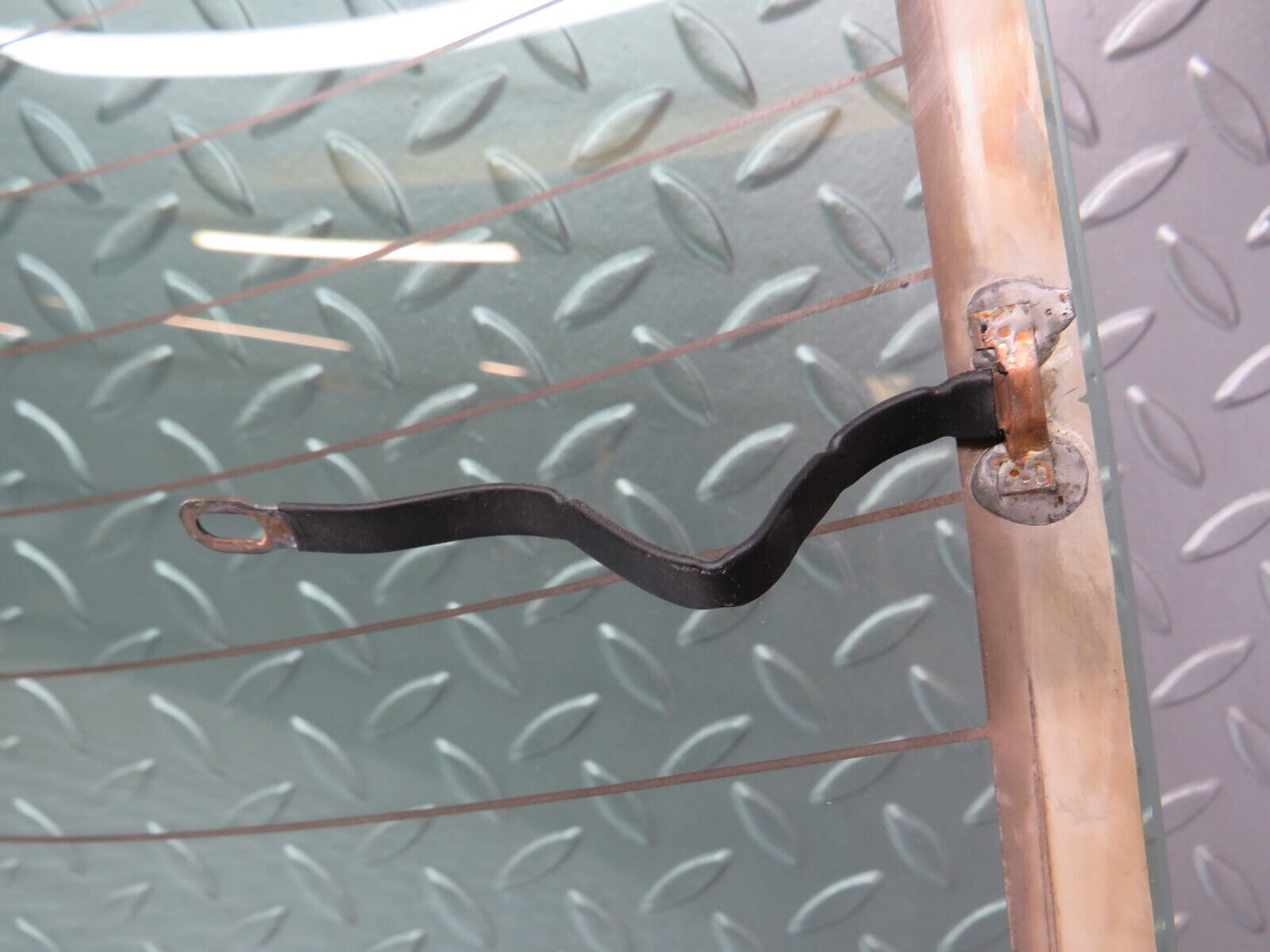 28593 Mercedes-Benz W123 230E Rear Heated Windscreen Glass