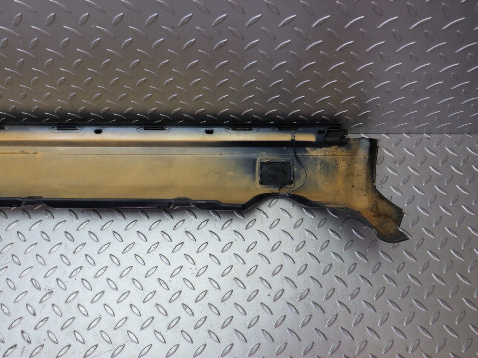 25701 Mercedes-Benz W124 280E Side Skirt Right Side 1246902440