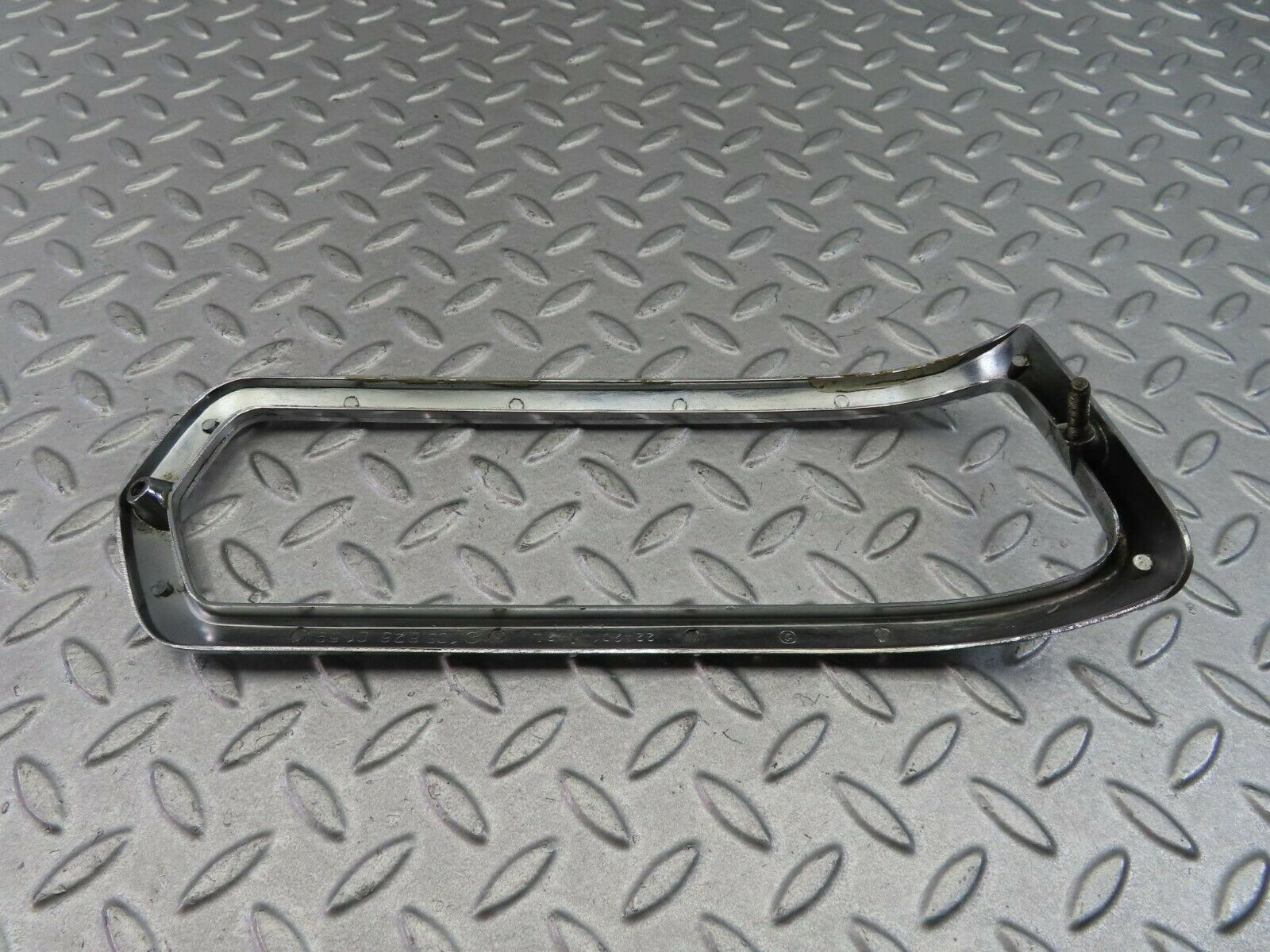 8096 Mercedes-Benz W108 Tail Light Chrome Frame Left 1088260159