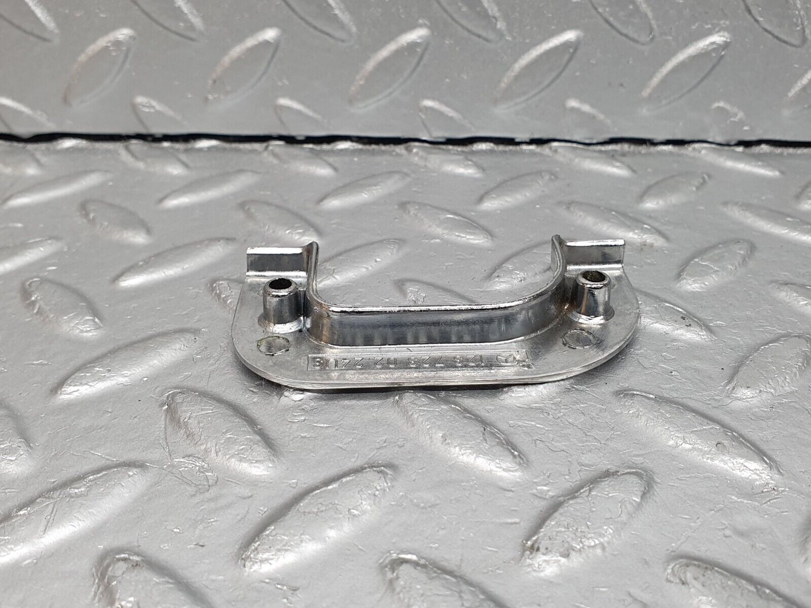 40896 Mercedes-Benz W126 300SE Interior Chrome Door Latch Trim Right 1237230224