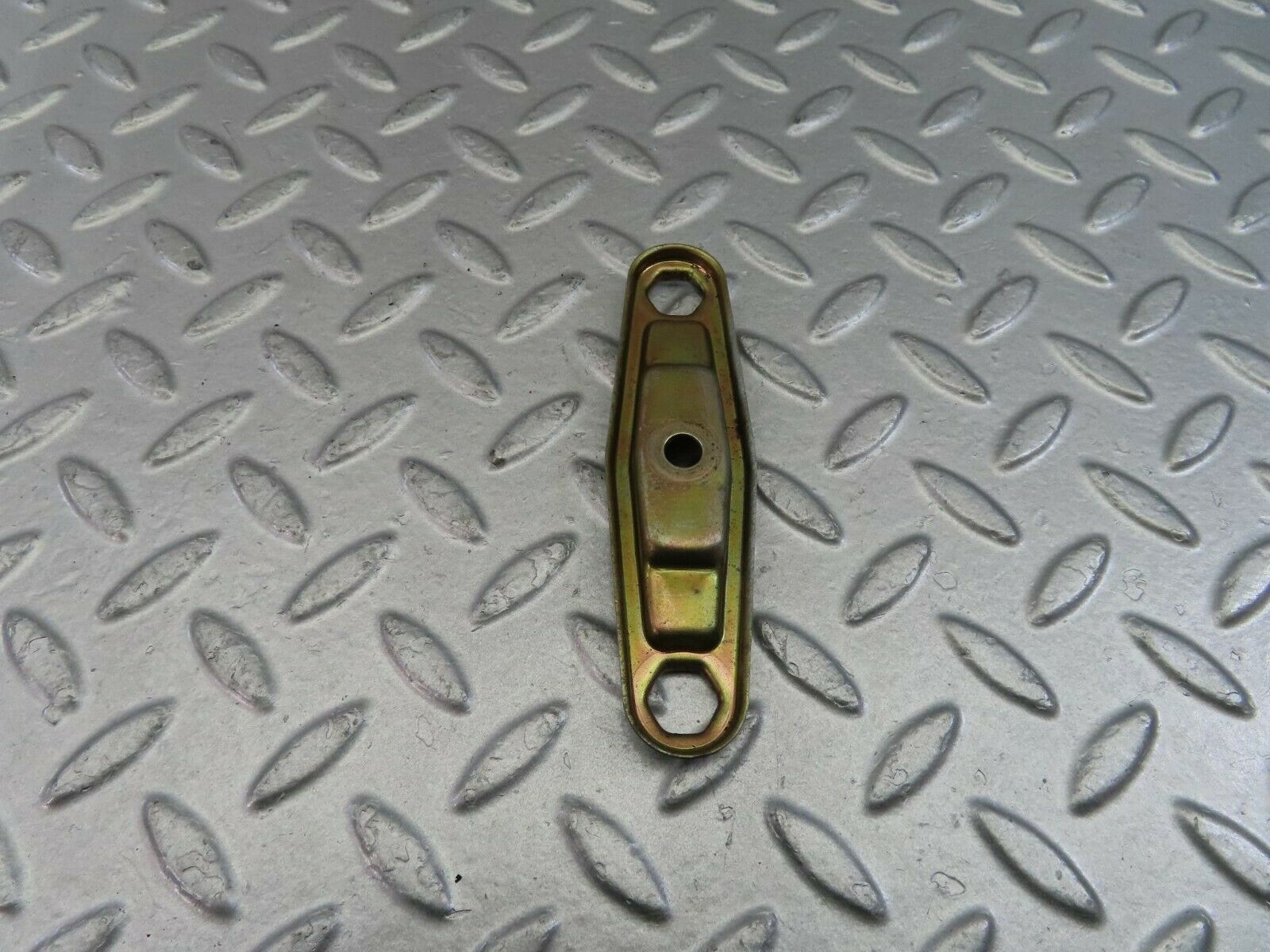 10083 Mercedes-Benz C123 230CE Coupe Fuel Injector Nozzle Clamp Bracket