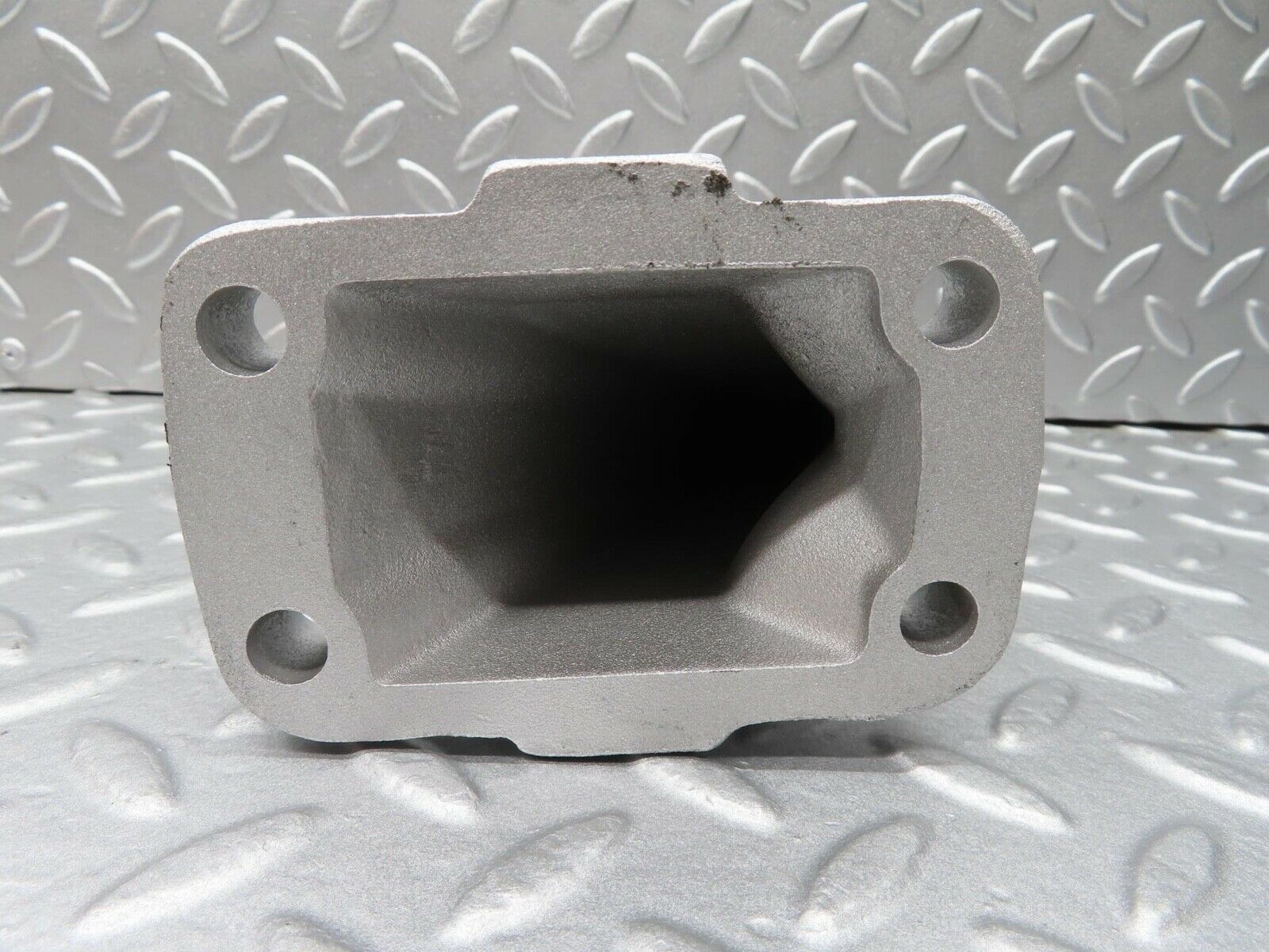 14071 Mercedes-Benz C107 280SLC Engine Mount Bracket 1802233804