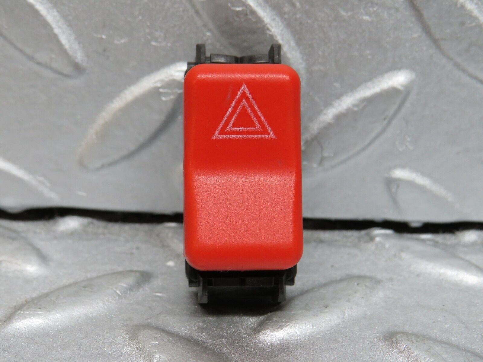 39636 Mercedes-Benz R129 320SL Coupe Hazard Warning Light Switch 1408216451