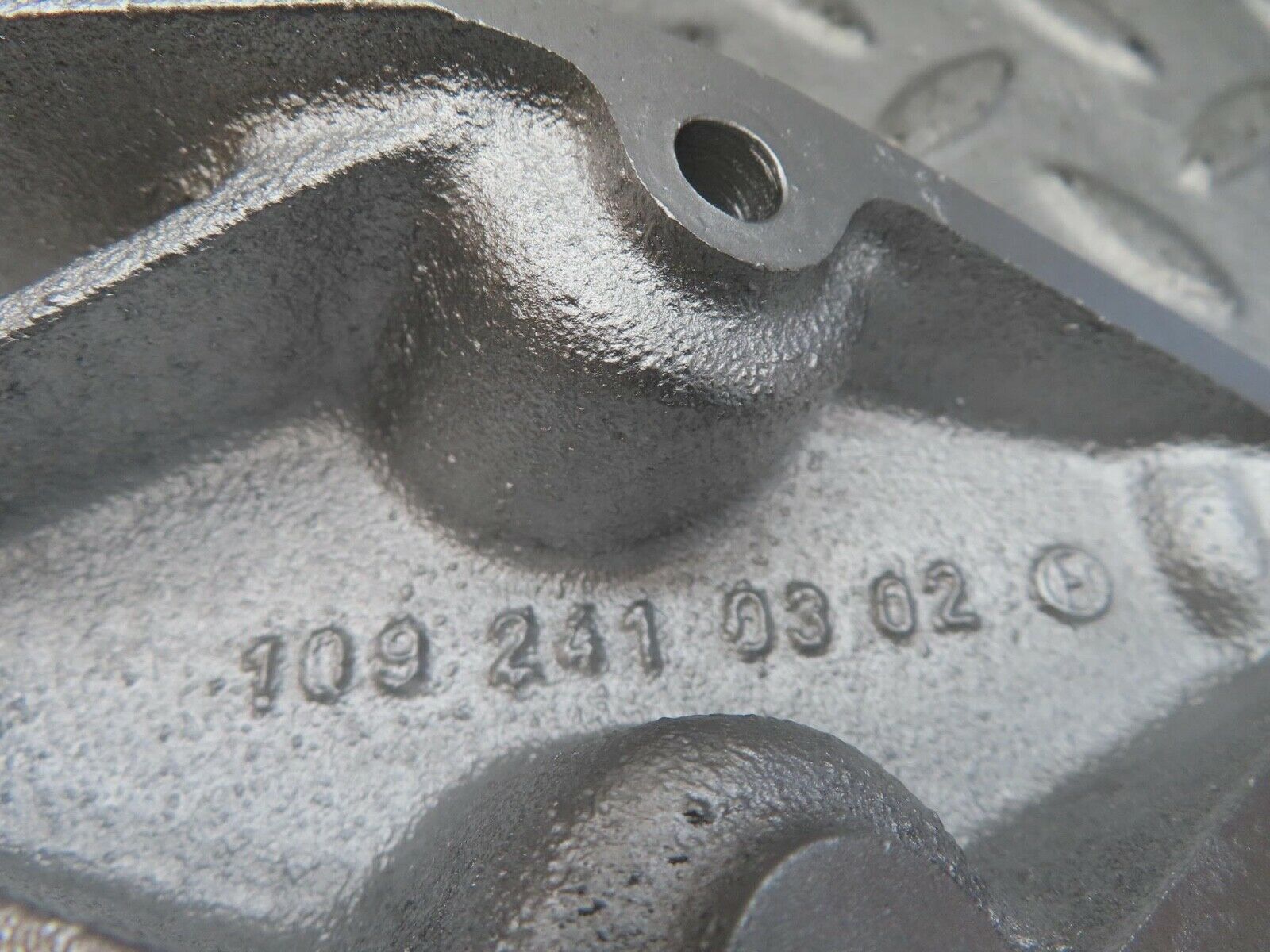 12336 Mercedes-Benz W108 280SE 3.5 Engine Mount Bracket Support 1092410302