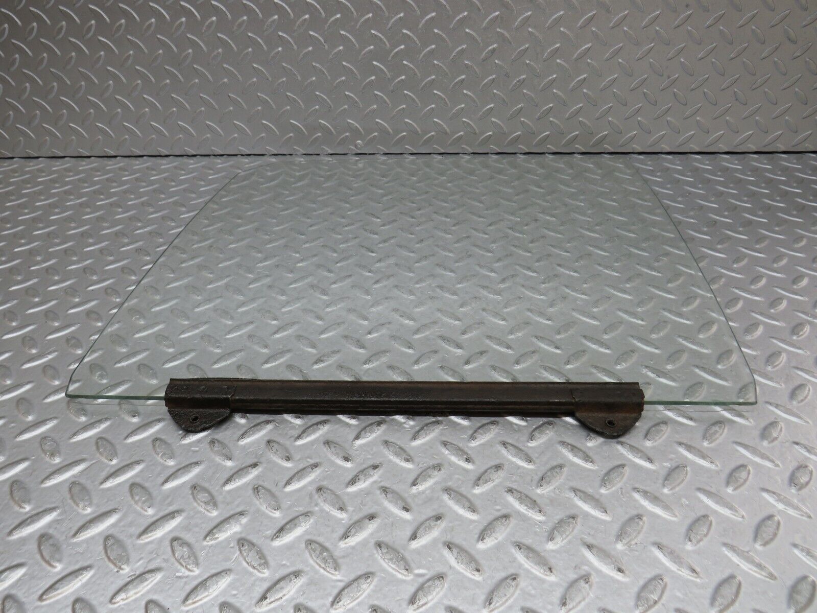 35793 Mercedes-Benz W108 Front Left Door Window Glass