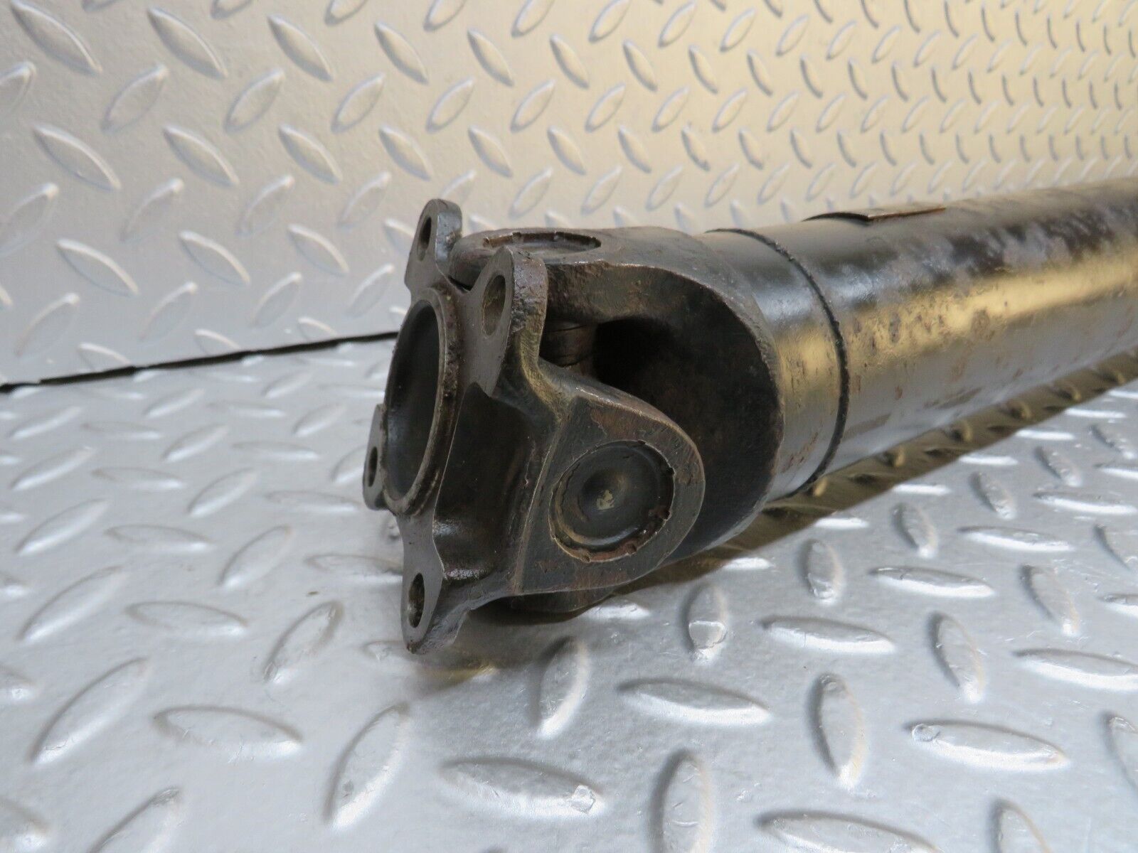 37588 Mercedes-Benz W109 300SEL Prop Shaft 1084130112