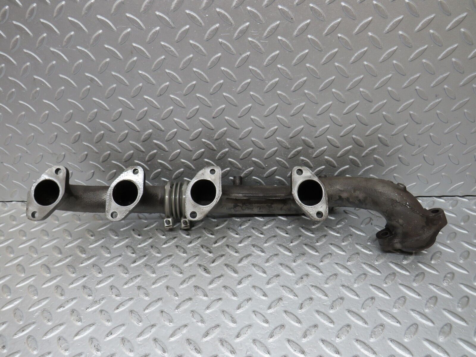 36332 Mercedes-Benz W126 420SE Exhaust Manifold Right 1161422402 1161420602